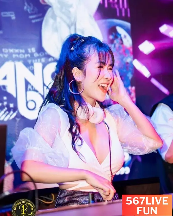 Dj Trang Moon Mặc Bikini Hình 8