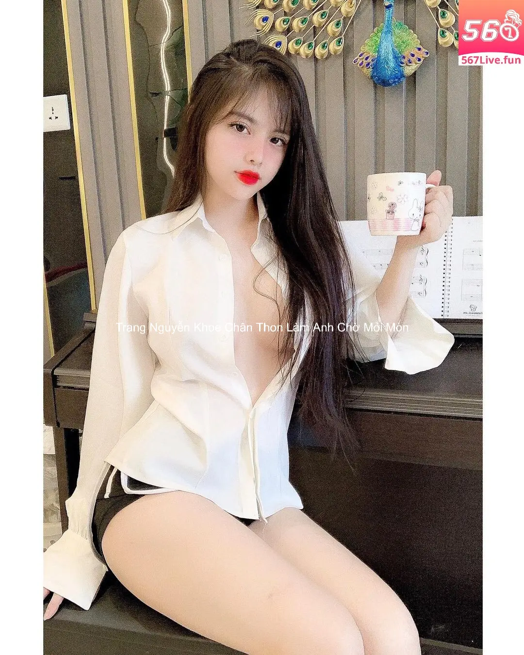 Trang Nguyễn Khoe Chân Thon Làm Anh Chờ Mỏi Mòn 4