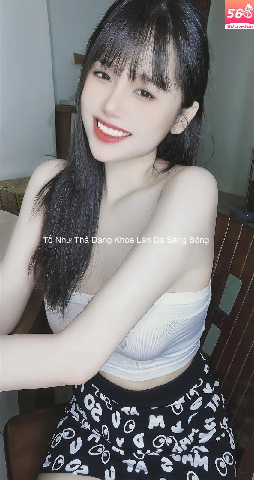 Tố Như Thả Dáng Khoe Làn Da Sáng Bóng 6